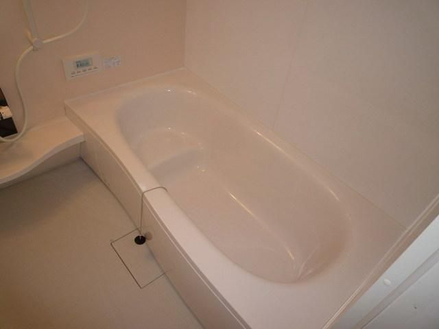 バス・シャワールーム　広々一坪タイプ　追焚き付き