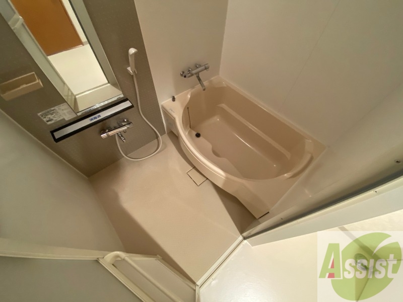 バス・シャワールーム　お風呂になります。一日の疲れを癒してくださいね。