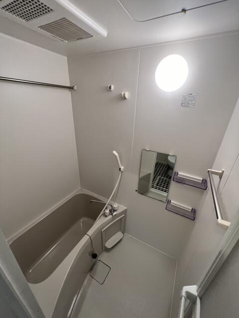 バス・シャワールーム　?