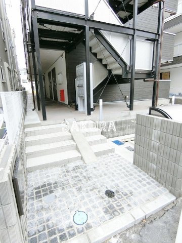 エントランス　管理の行き届いたエントランスです♪