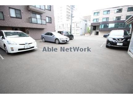 駐車場　駐車場