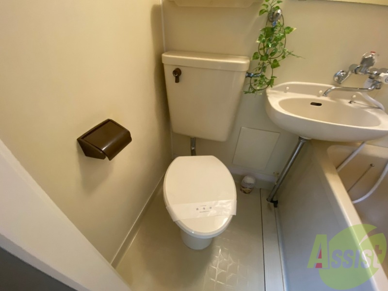 トイレ　こちらはトイレです。清潔感があり、安心して使用できます。