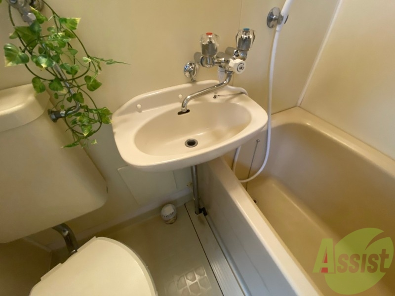 洗面設備　洗面台。身支度にはかかせないですよね～。