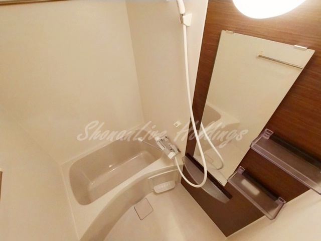 バス・シャワールーム　清潔感のあるお風呂です♪