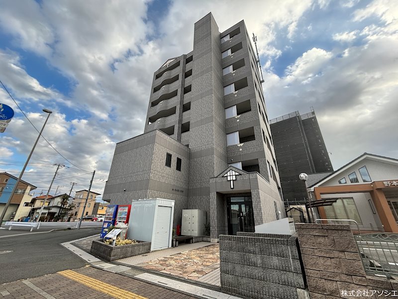 建物外観　BLAZE・CUBEのご紹介は住まいの窓口　アソシエへお任せ