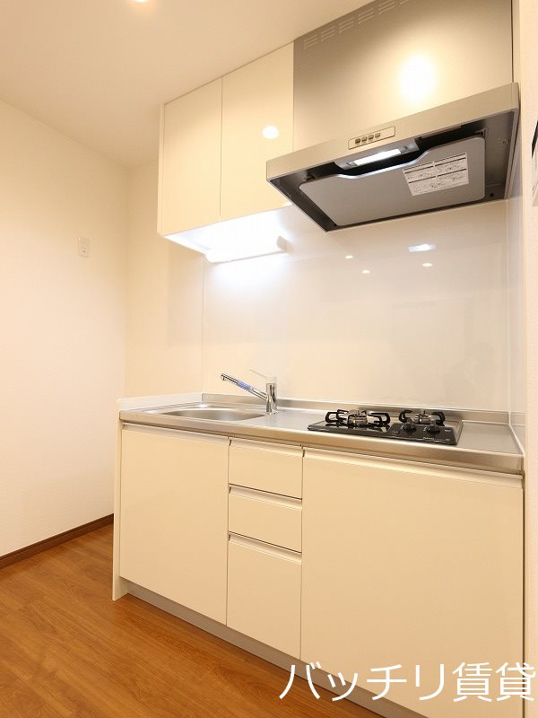キッチン　写真は同シリーズタイプの為、現状優先になります。