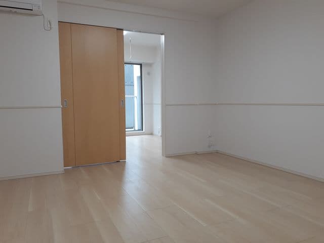 居室・リビング　使いやすい形の為、レイアウトを楽しめます♪