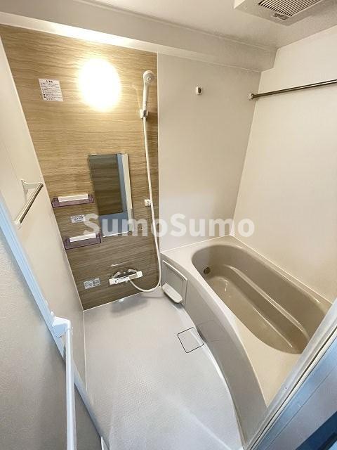 バス・シャワールーム　ゆったり過ごせるお風呂です