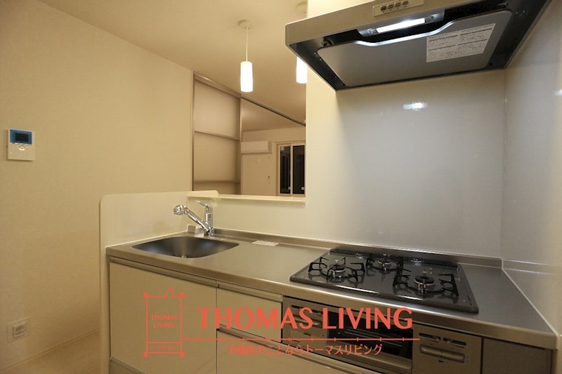 キッチン　3口コンロのシステムキッチンです。