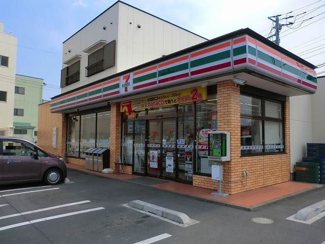 コンビニ　セブンイレブン沼田東原新町（コンビニ）まで550m