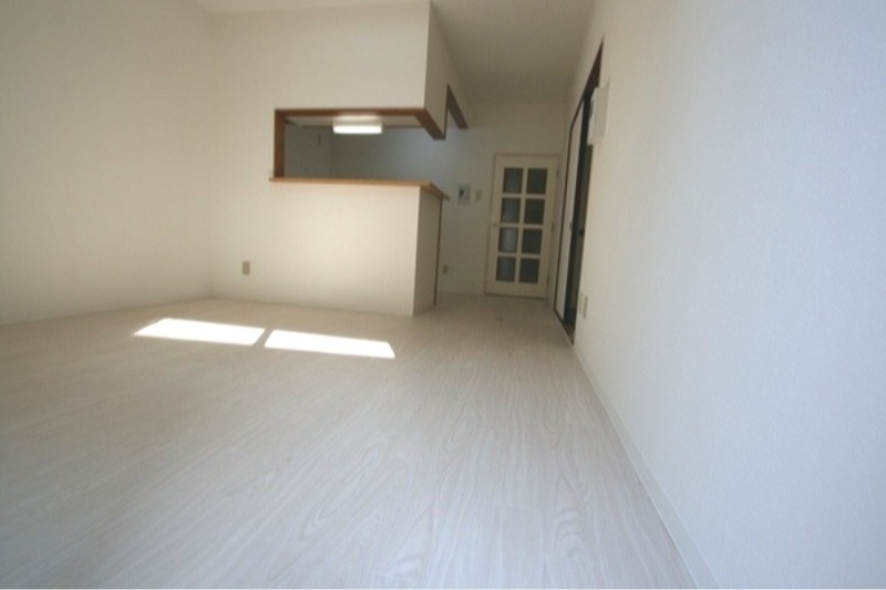 居室・リビング　１０．８帖のリビングです♪