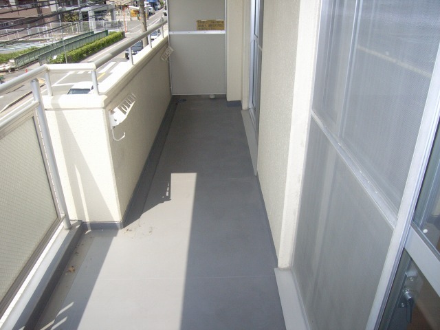 バルコニー　異なる号室の室内写真です