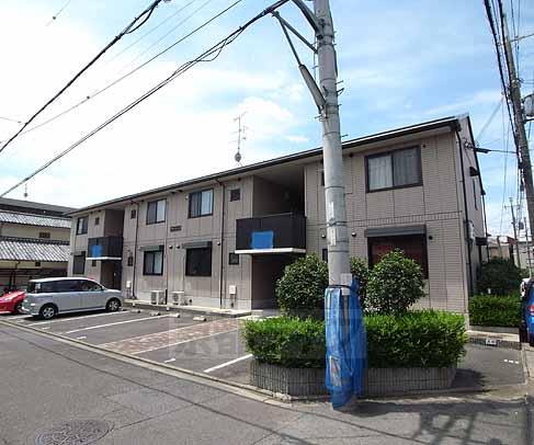 エントランス　キレイな外観です