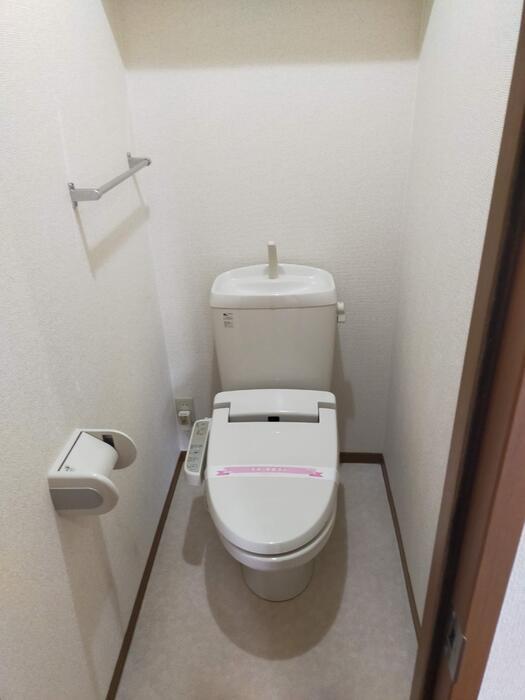 トイレ　温水洗浄暖房便座