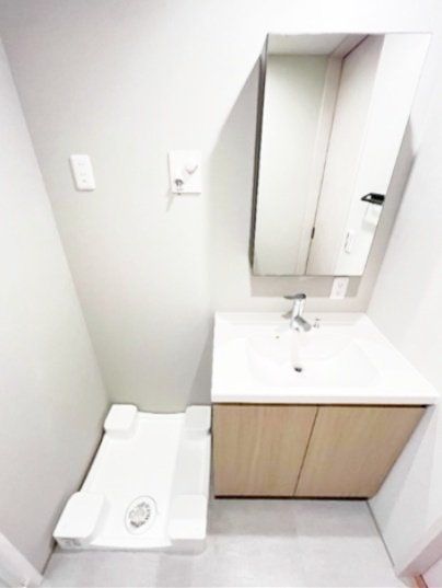 洗面設備　洗面新築ならではの真っさらな空間。水回りもキレイです。