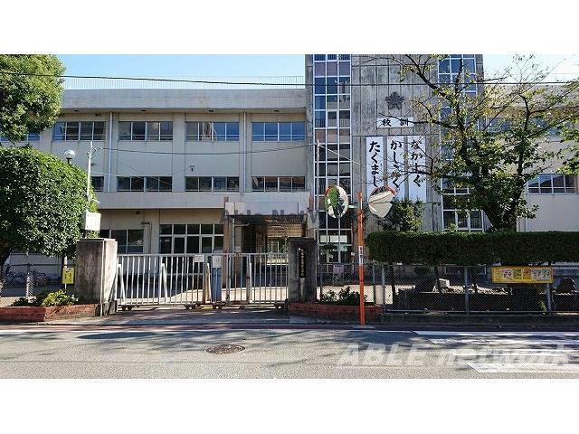 小学校　熊本市立本荘小学校（小学校）まで491m