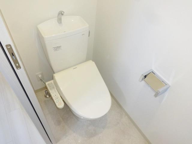 トイレ　温水便座は必需品☆