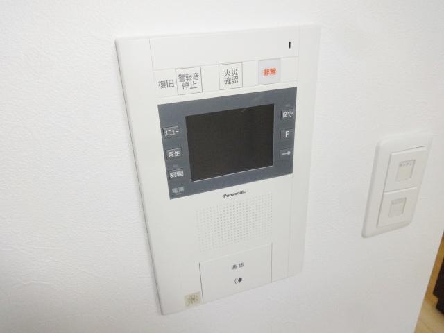 セキュリティ　顔の見える安心のオートロック付きです。