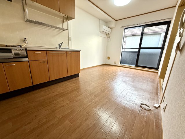 居室・リビング　エアコン付きで初期費用を抑えられます♪