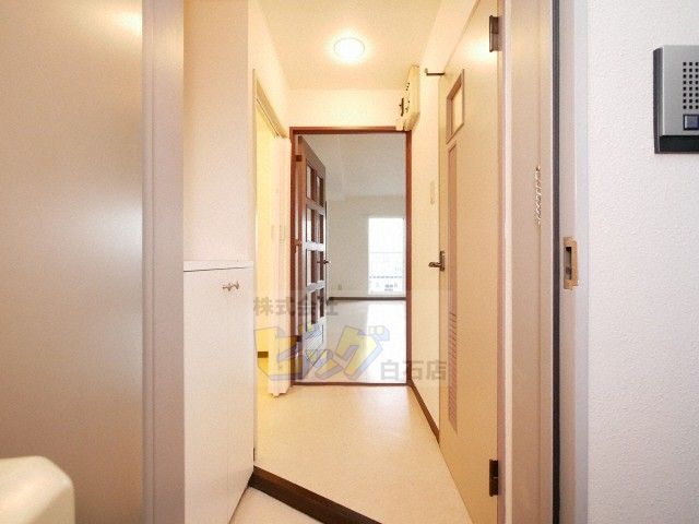 玄関　広々とした玄関です♪