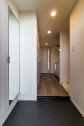 玄関　※別部屋の参考画像です