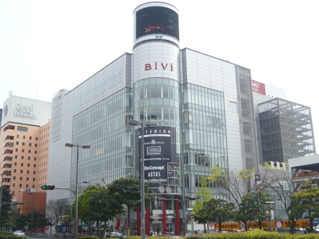 ショッピングセンター　ＢｉＶｉ　ＦＵＫＵＯＫＡ天神（ショッピングセンター）まで660m