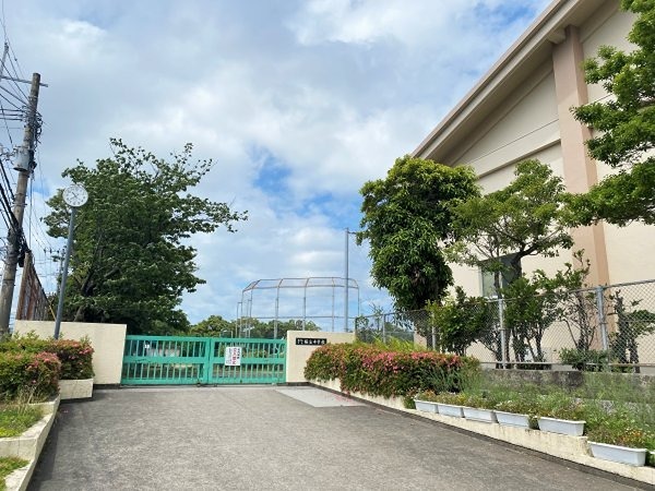中学校　鹿児島市立桜丘中学校（中学校）まで256m