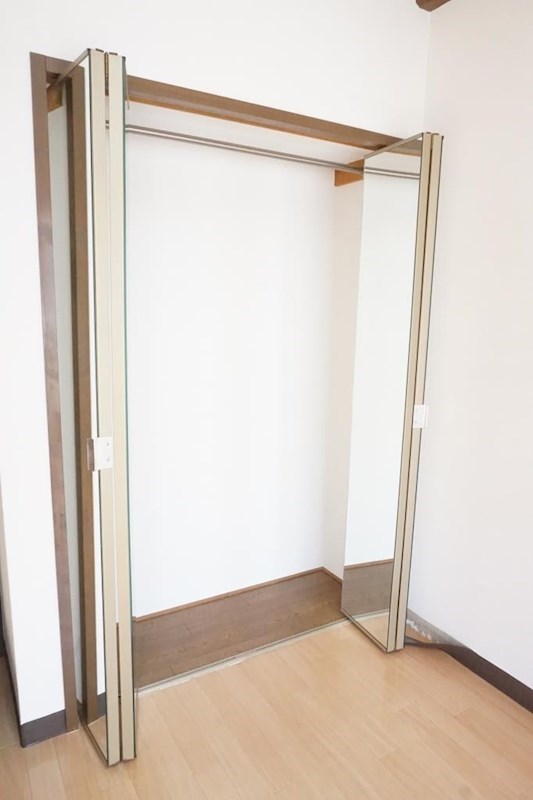 収納　クローゼット付の洋室