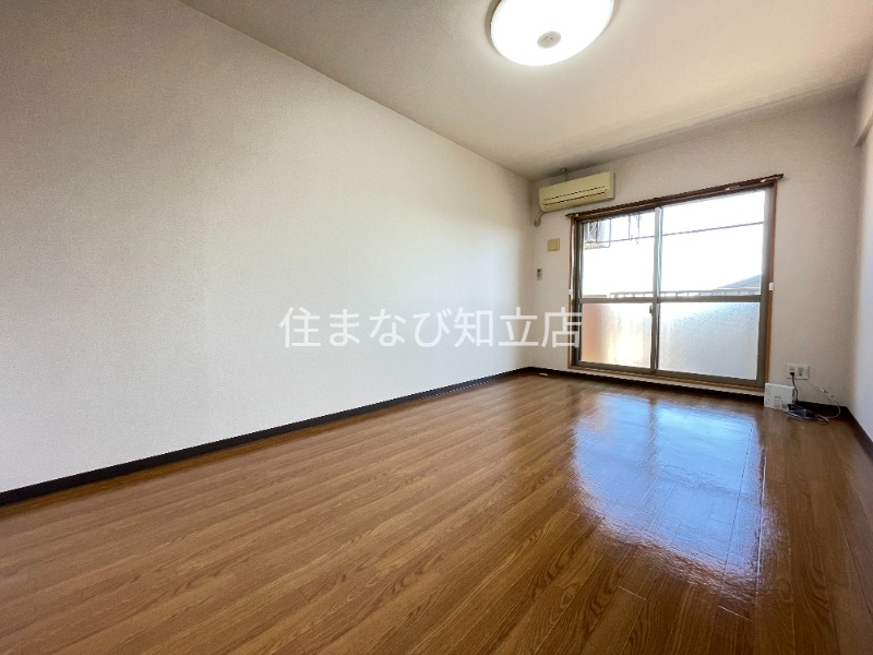 居室・リビング　同型別部屋写真