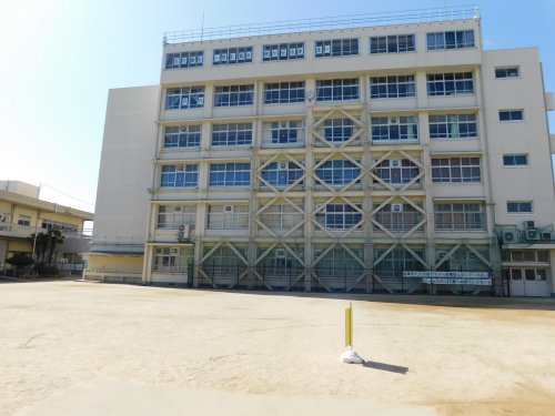 中学校　神戸市立葺合中学校（中学校）まで346m
