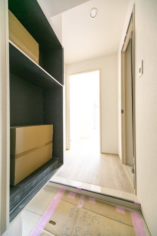 玄関　※写真は同タイプ住戸です。