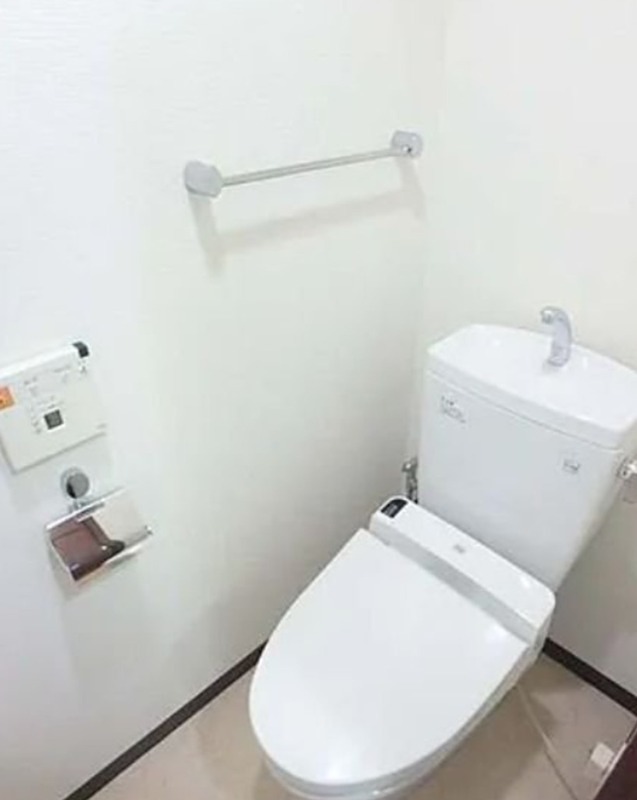 トイレ　※同仕様写真