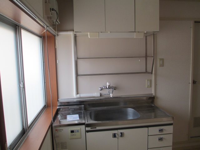 キッチン　同間取別部屋のお写真です