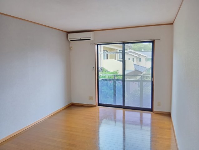 居室・リビング　アクセントクロスのお部屋