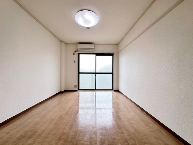 十三セブンハイツの居間写真