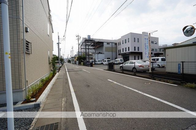 その他　前面道路（その他）まで2m