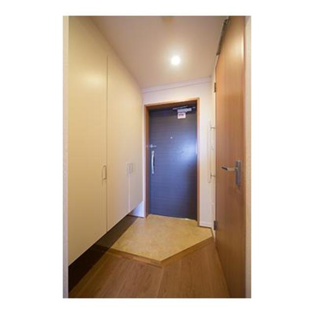 玄関　※写真は同タイプ住戸です。