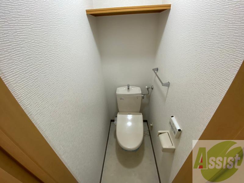 トイレ　ウォシュレット機能がついたトイレ。安心して使用できますね。