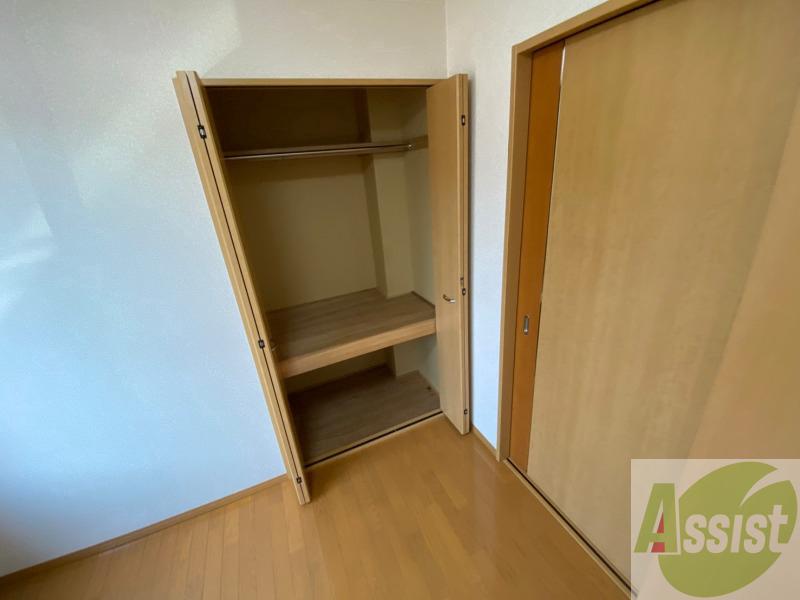 収納　寝室の収納です。部屋がすっきり片付きます。
