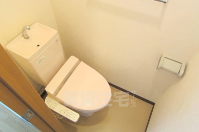 阪急千里線 吹田駅 徒歩4分 10階建 築20年のトイレ写真
