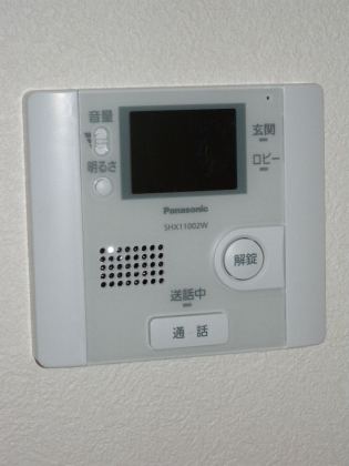 セキュリティ　来客者の確認ができるTVモニターホンが設置されています。