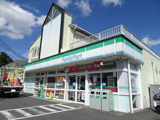 コンビニ　ファミリーマートそがわ千町店（コンビニ）まで140m