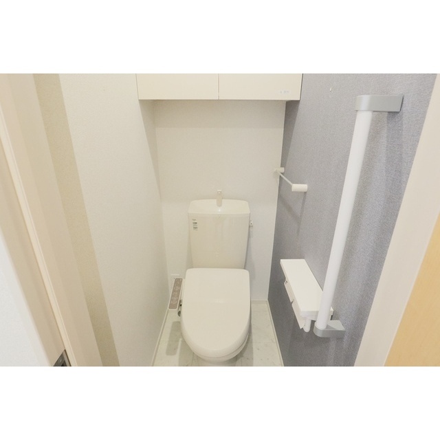 【上田市中之条のアパートのトイレ】