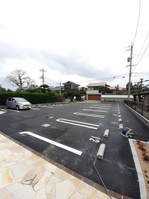 【宇部市亀浦のアパートの駐車場】