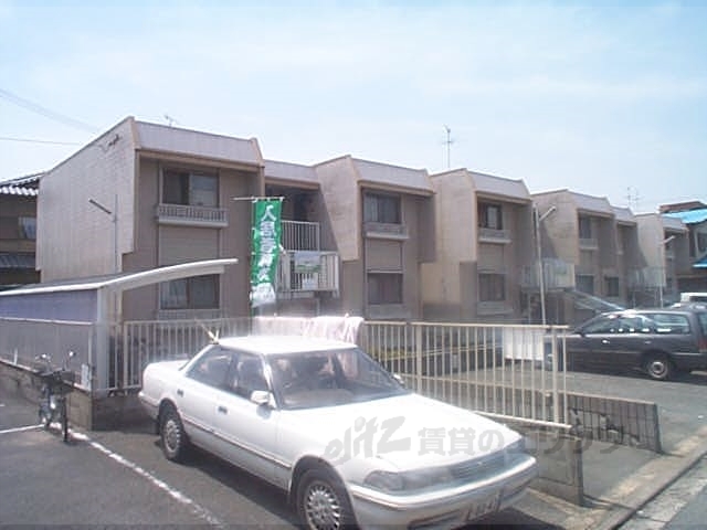京都市南区上鳥羽北戒光町のアパートの建物外観