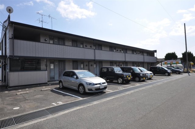 【福山市神辺町大字新湯野のアパートの駐車場】