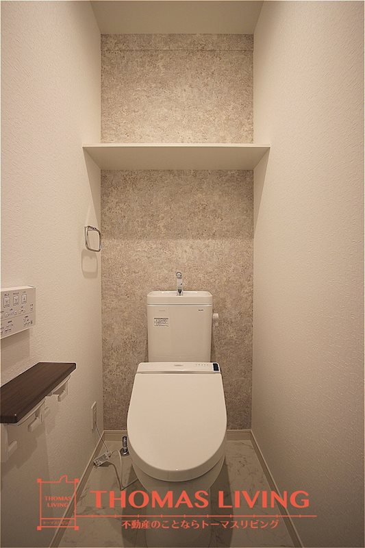 トイレ　反転タイプの写真です。