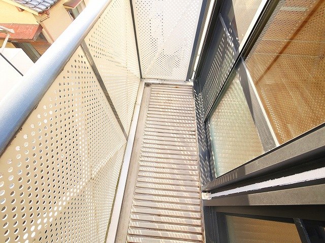 バルコニー　陽当たり良好なバルコニーです