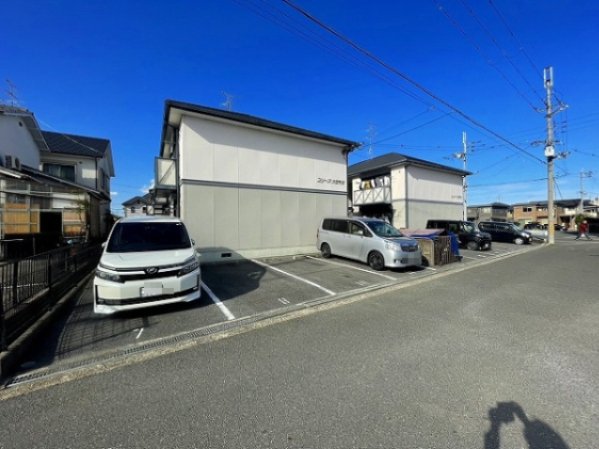 駐車場　カースペースがあります
