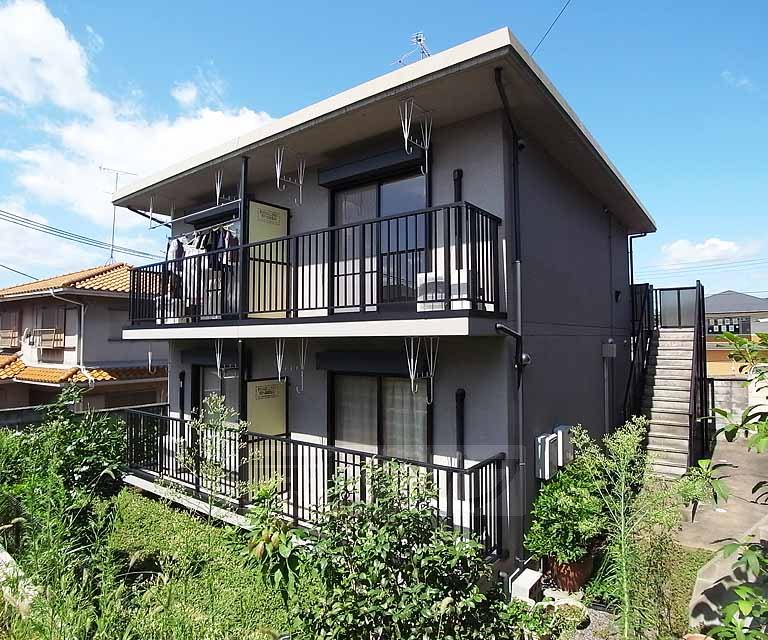 建物外観　南からの日が良く入る物件です。